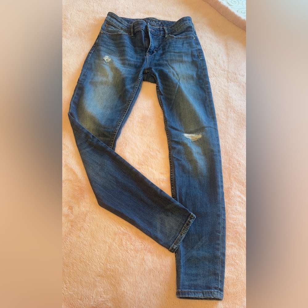 Great condition skinny jeans.